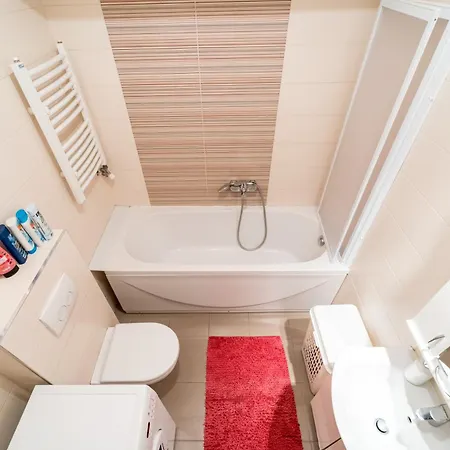 Apartment With Balcony *