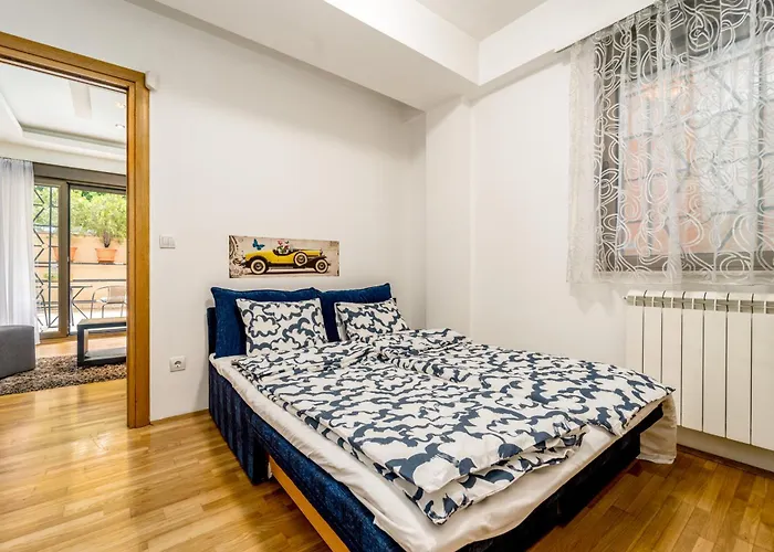 With Balcony Apartman