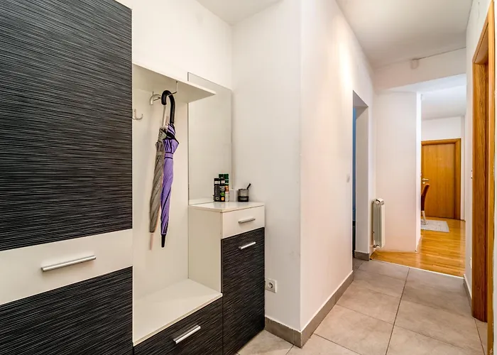 With Balcony Apartman *